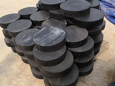义县板式橡胶支座由若干层橡胶片与薄钢板经加压硫化